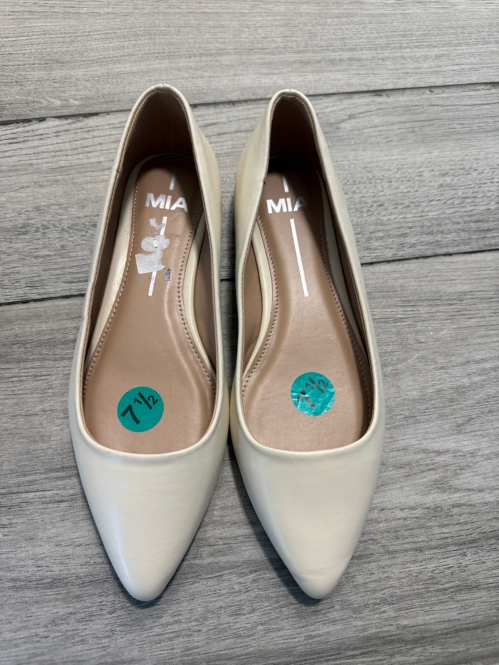 MIA Women's Cream Pointed-Toe Ballet Flats